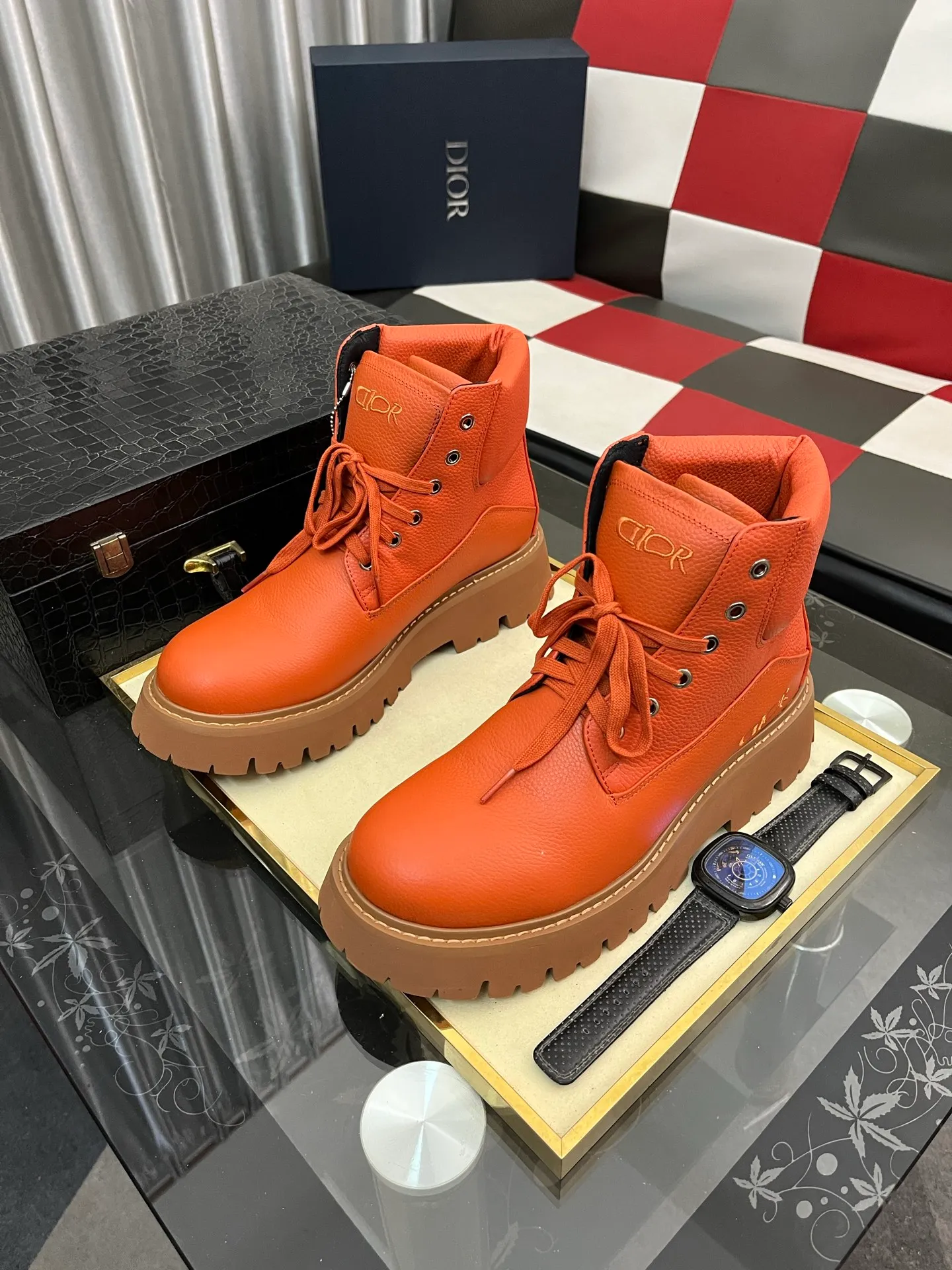 Men's shoes 💰: 560⌚️⌚️Dior top crafts Dior high-top boots counter synchronizes with the original factory configuration, original cowhide patchwork fabric imported from Italy, breathable and comfortable imported water-dyed cow lining, sole: original factory special original sole super comfortable, original factory with single goods high quality, you can enter and exit the counter at will, welcome to compare and synchronize with the counter, code number: 38-44